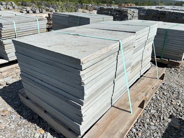 Lot 7: 3 pallets 24"x24"x1" Thermal Bluestone Pattern 2